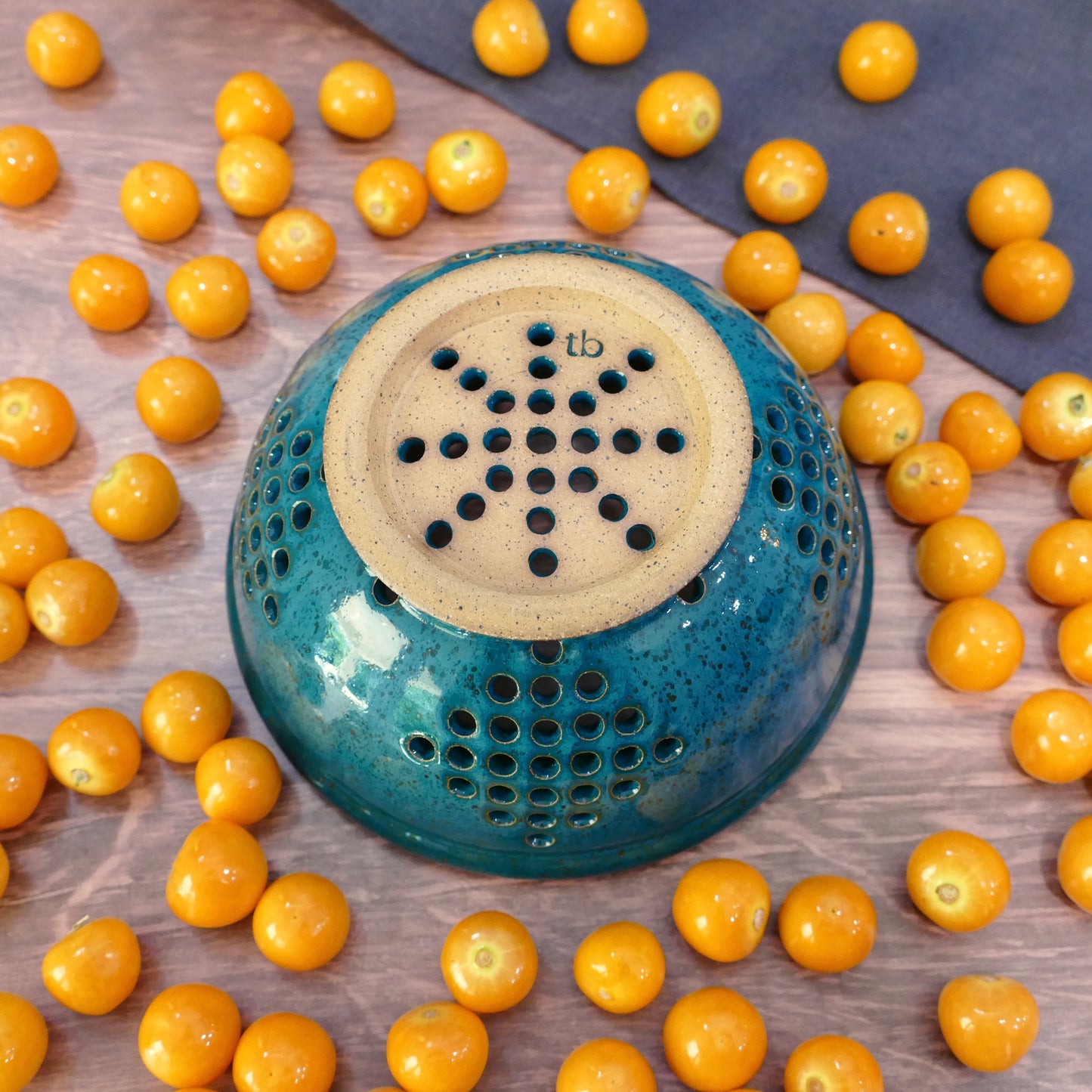 Classic Berry Bowl in Dark Cyan