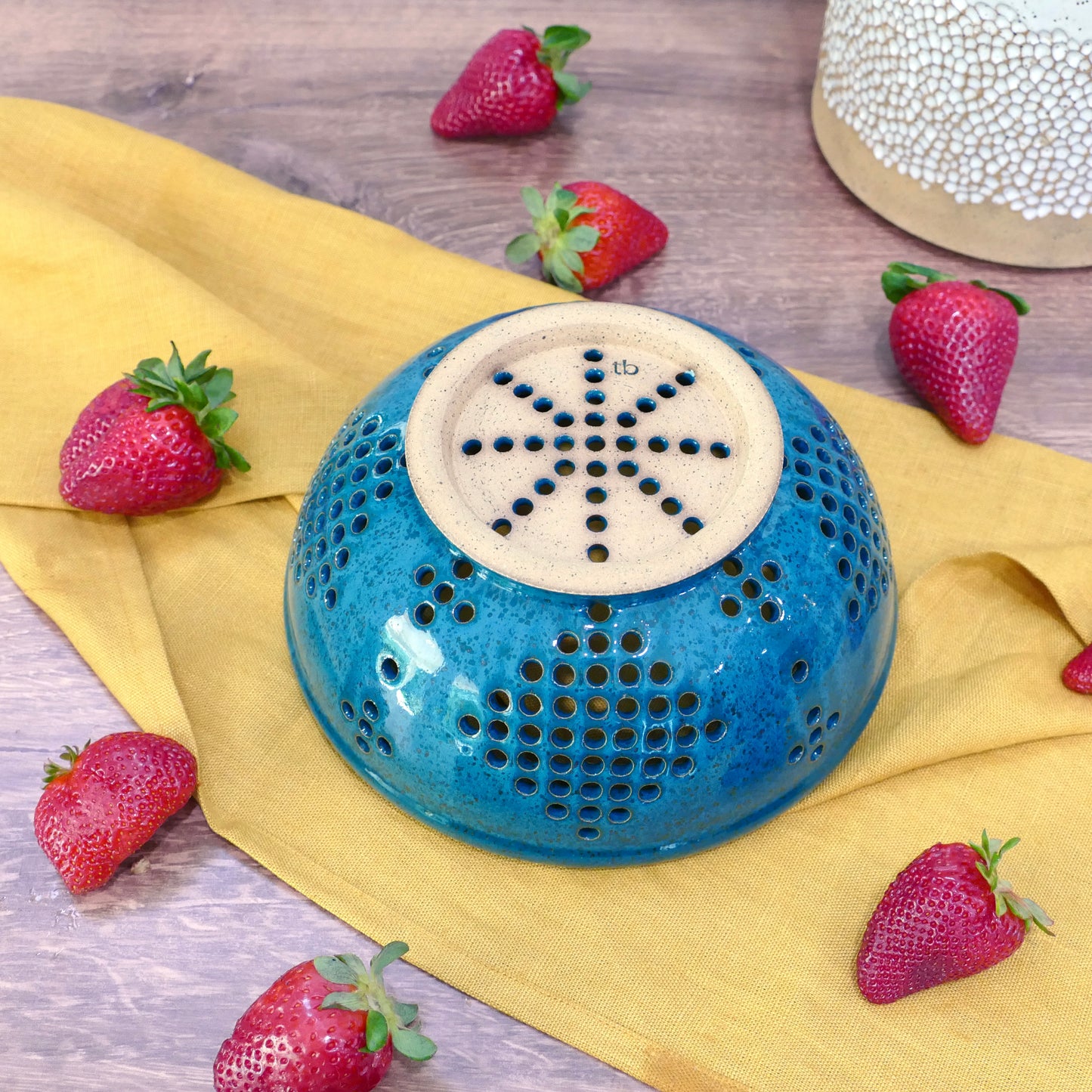 Classic Colander in Dark Cyan
