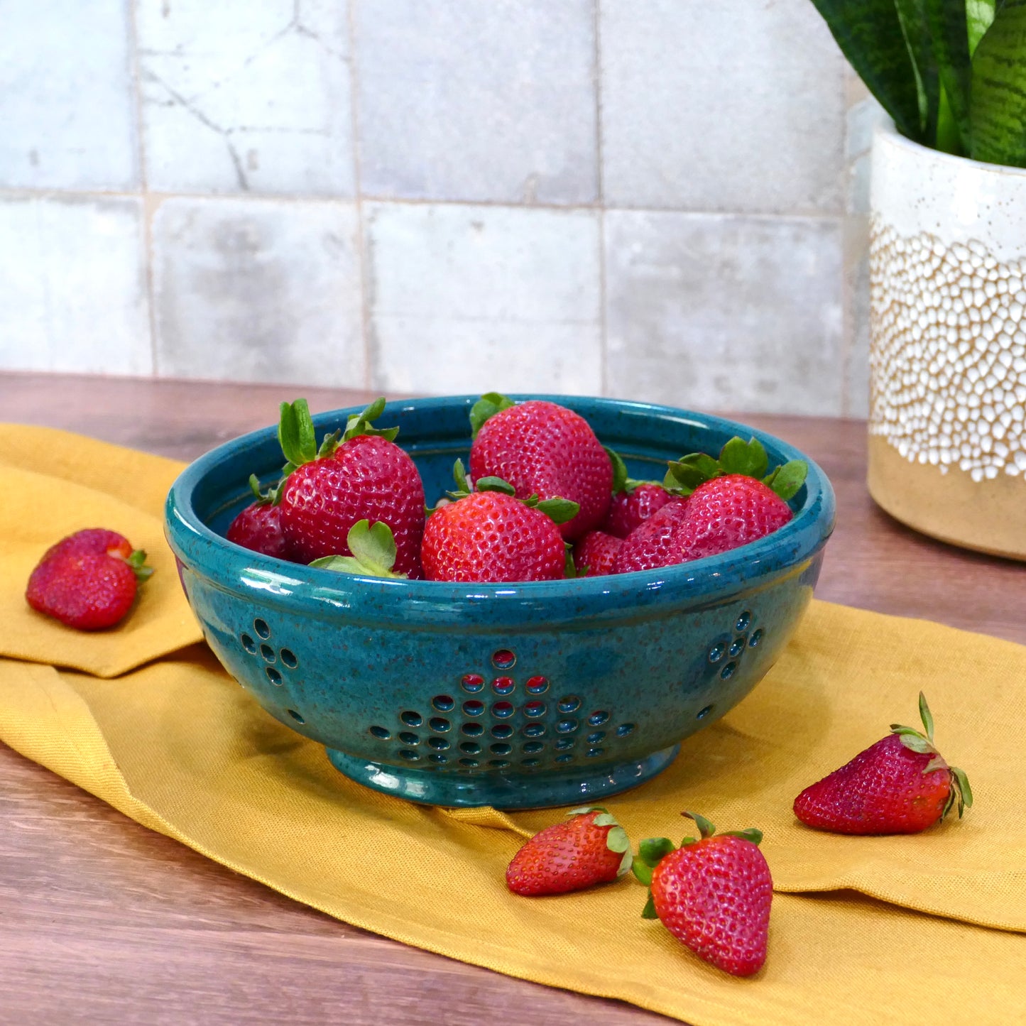 Classic Colander in Dark Cyan